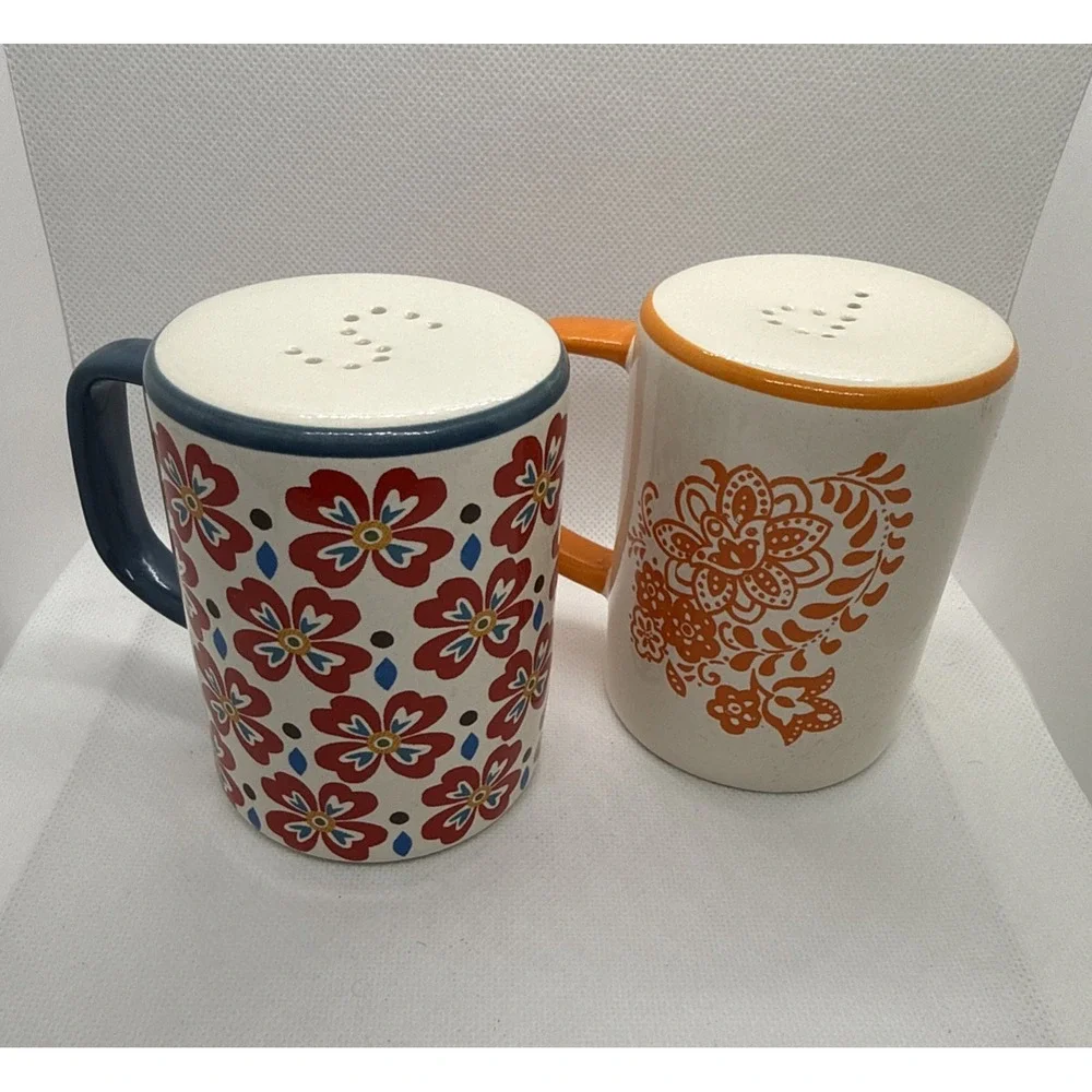 Pioneer Woman Rangetop‎ Salt & Pepper Shaker Set Flea Market Stoneware D-Handle